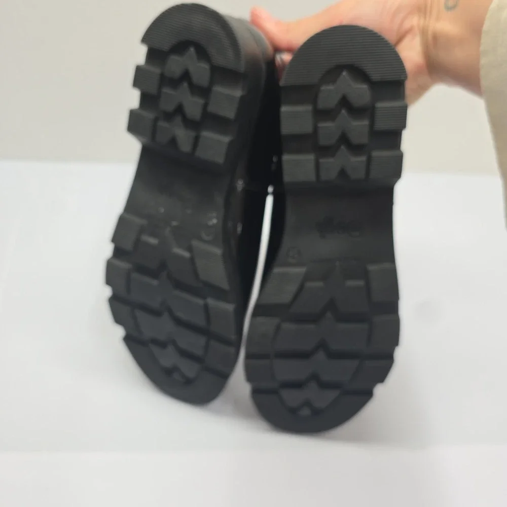 Dogi Black Patent Leather Chunky Lug Sole Mary Jane Shoes Womens Size 39 8.5